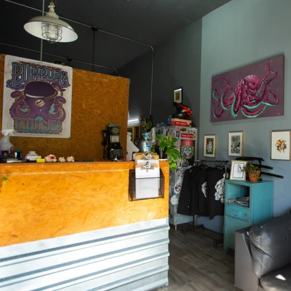 Tattoo and piercing studio in Puerto Vallarta — Púrpura Tatuajes